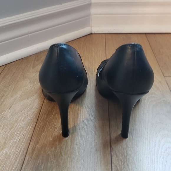 Black heels - Picture 4 of 4